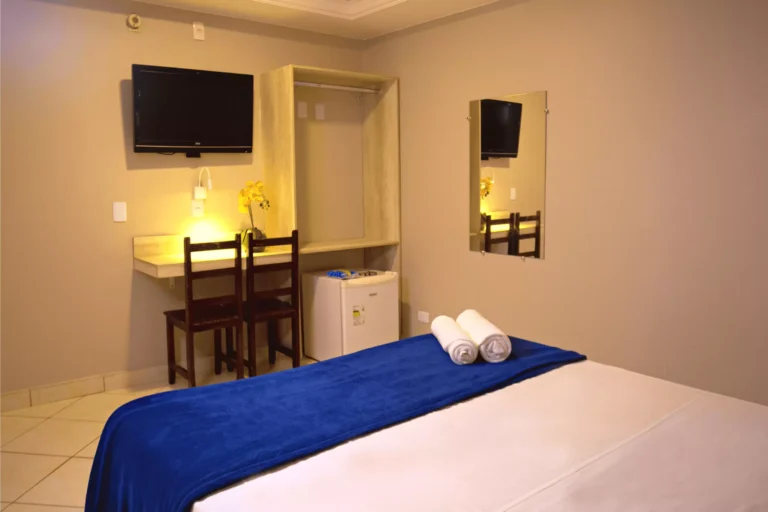 quarto standard lamour hotel (2)